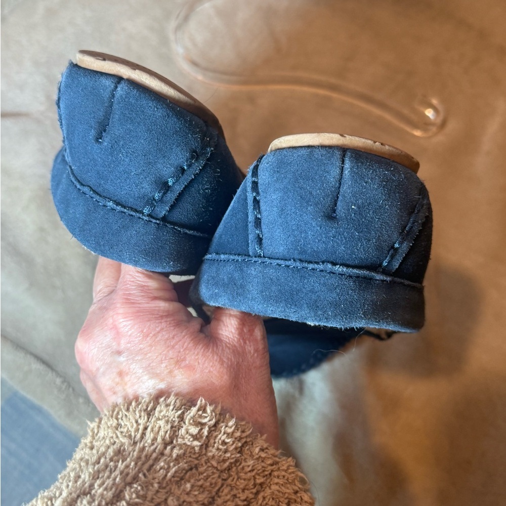NWOB Lands' End Women's Blue Suede Moccasin Shearling Lined Slippers Size 8 - Picture 8 of 14